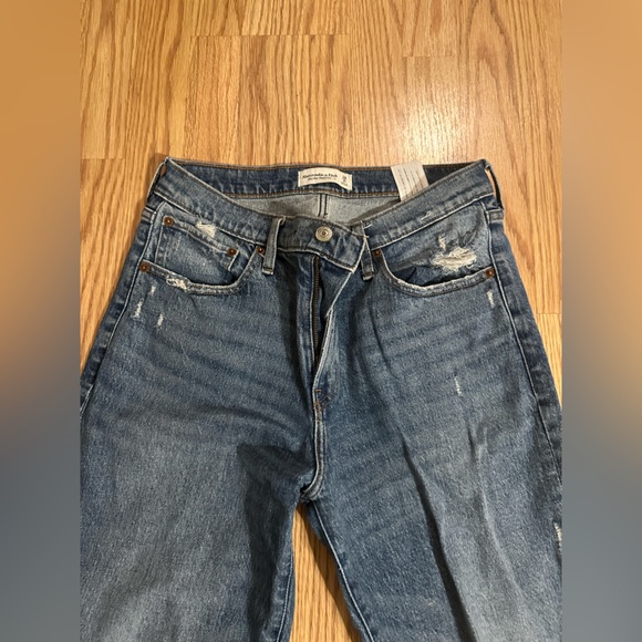 Abercrombie & Fitch Mid rise boyfriend - Picture 2 of 2